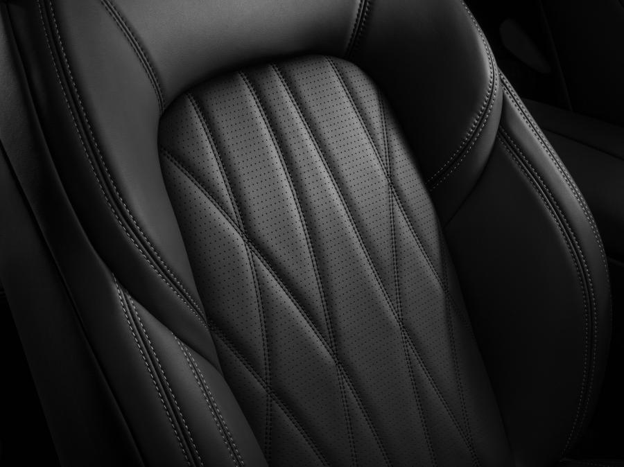 Детали интерьера Maserati Ghibli S Q4 GranLusso 2017 года  (фото 16 из 43)
